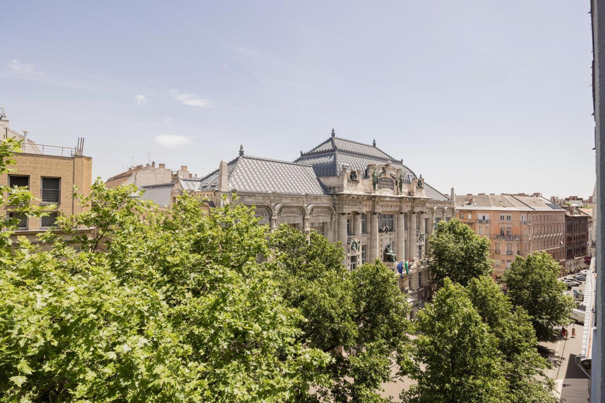 Elegant Home Overlooking The Music Academy ブダペスト エクステリア 写真